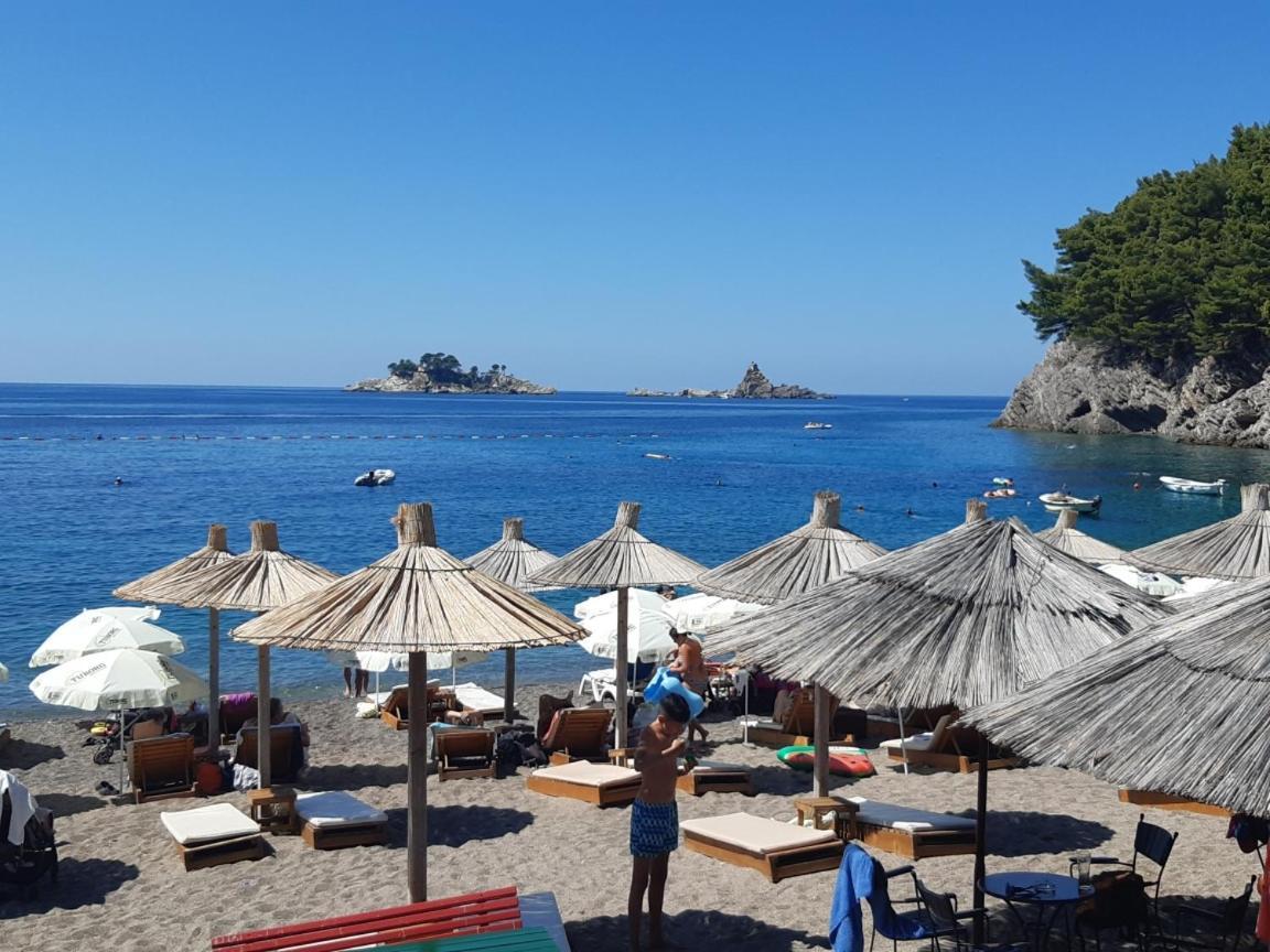 Family Apartment Garden And Sea Petrovac Екстер'єр фото